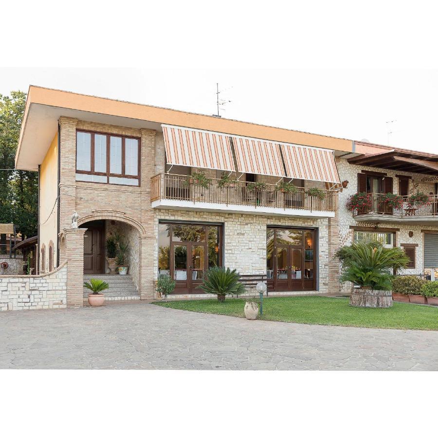 Rooms & Restaurant Il Castagneto Campagna Εξωτερικό φωτογραφία